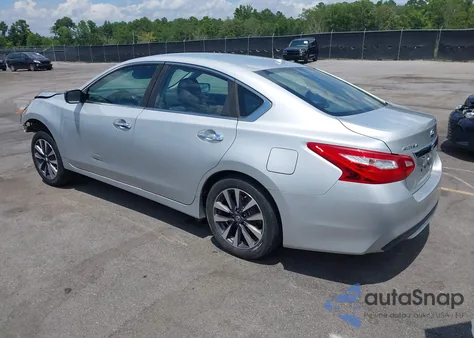 2017 Nissan Altima 2.5 Sv z USA, uszkodzony, nr VIN 1N4AL3AP2HC196760